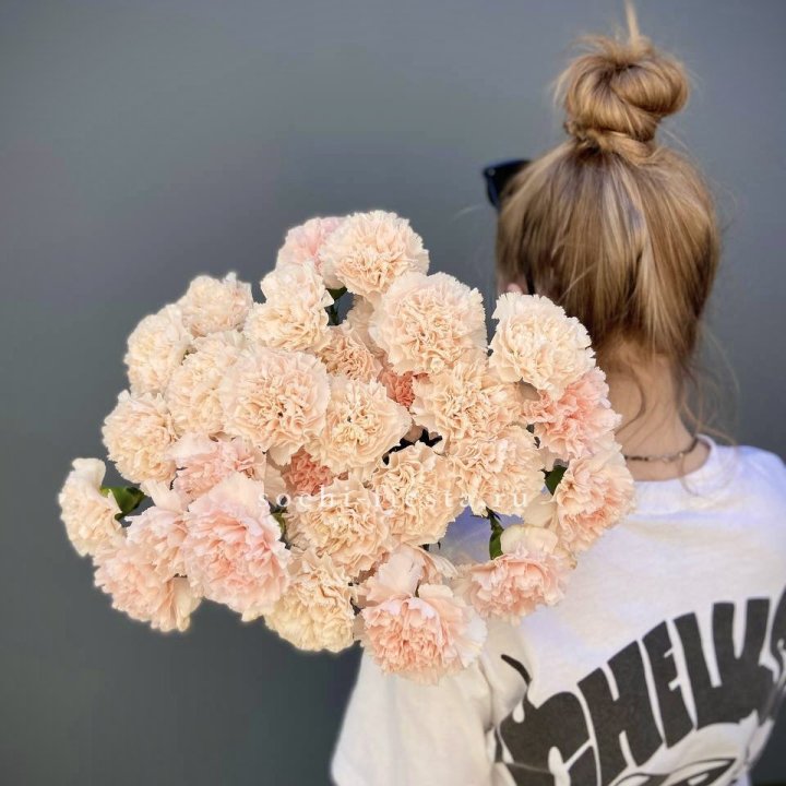 Охапка диантусов  в Мурманске