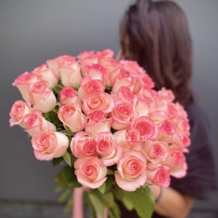 Охапка Роз Джумилия в Мурманске
