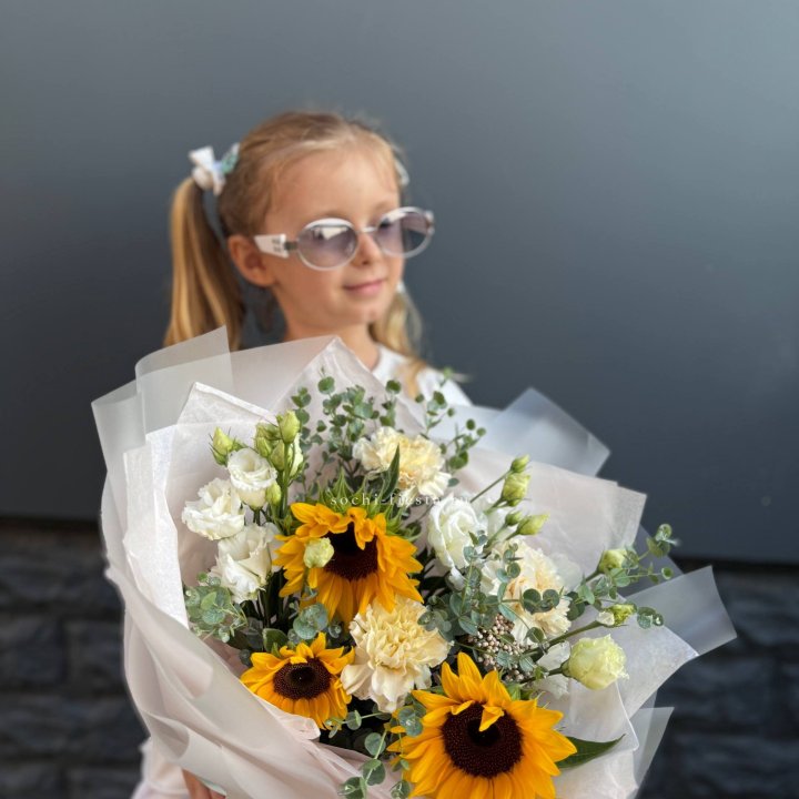  Букет  из стойких цветов с подсолнухами в Мурманске