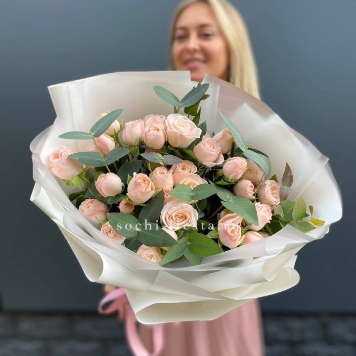 Букет кустовых роз "Фреш" в Мурманске