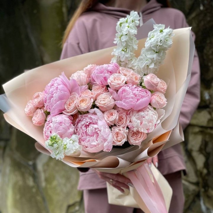 Букет с пионами №1 в Мурманске