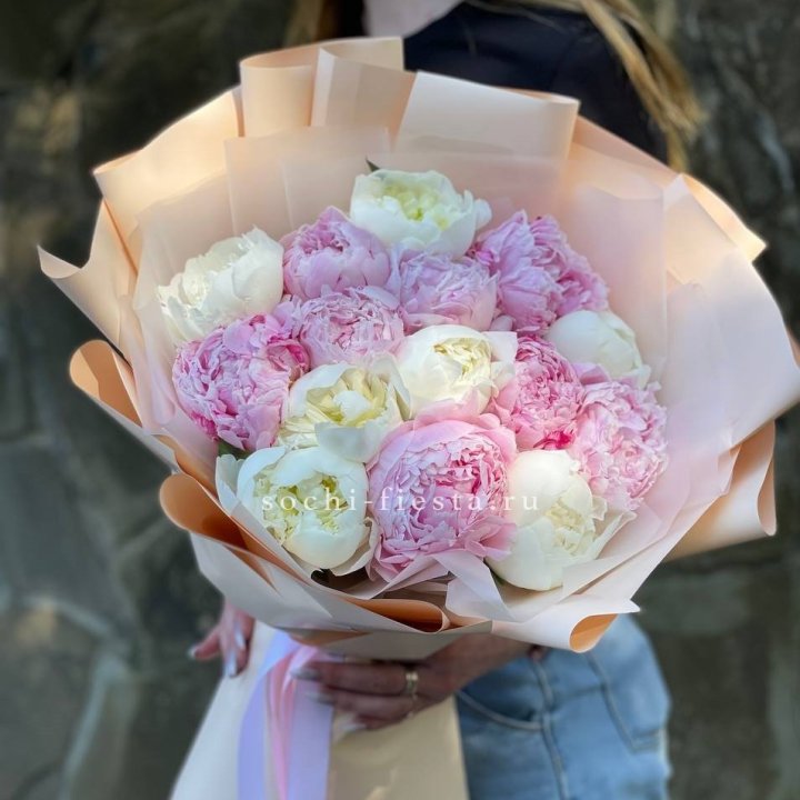 Букет 15 зефирных пионов в Мурманске