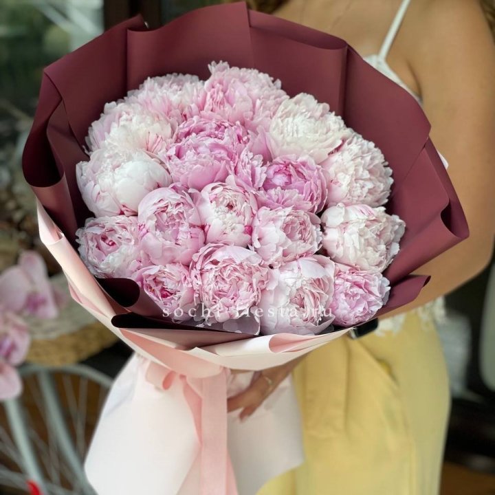 Букет 17 зефирных пионов в Мурманске