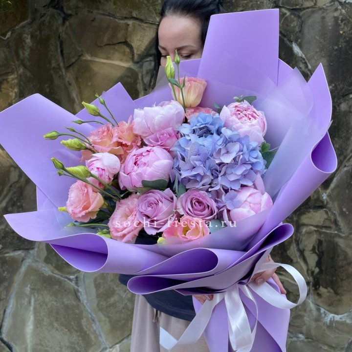 Букет с пионами "Блю логан" в Мурманске