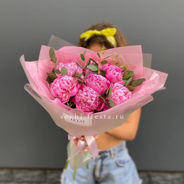 7 ярких пионов в оформлении в Мурманске