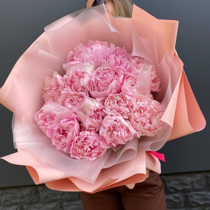 15 пионов "Монинг" в Мурманске