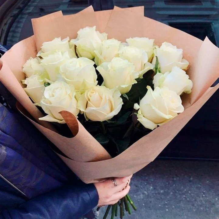 15 белых роз "Крафт" в Мурманске