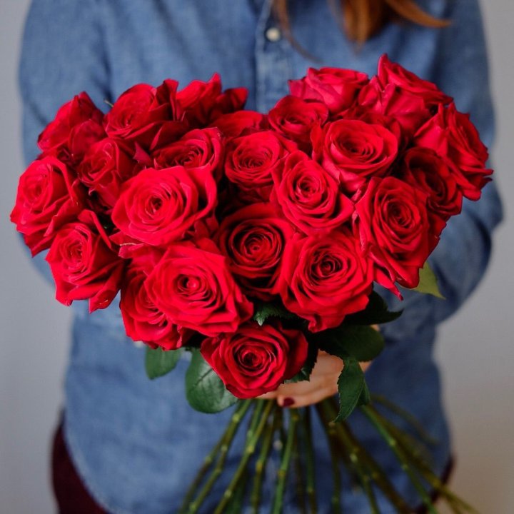 25 красных роз в Мурманске