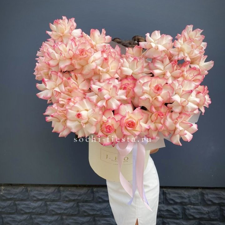 31 французская роза Джумилия в боксе в Мурманске