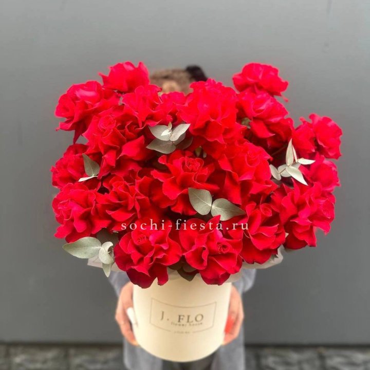 35 Французских роз в боксе в Мурманске