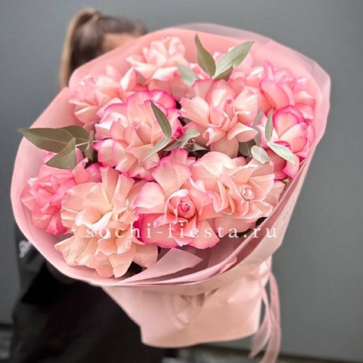 Нежно- розовые французские розы Венди в Мурманске