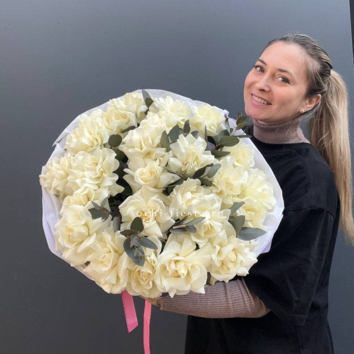 25 Белых французских роз Вайт найс в Мурманске