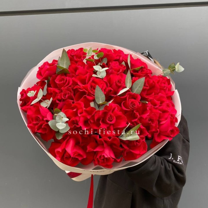23 Красных французских роз в Мурманске