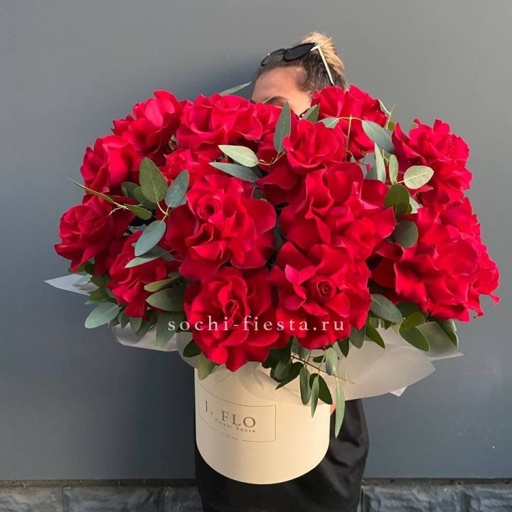 25 Французских красных роз в коробке в Мурманске