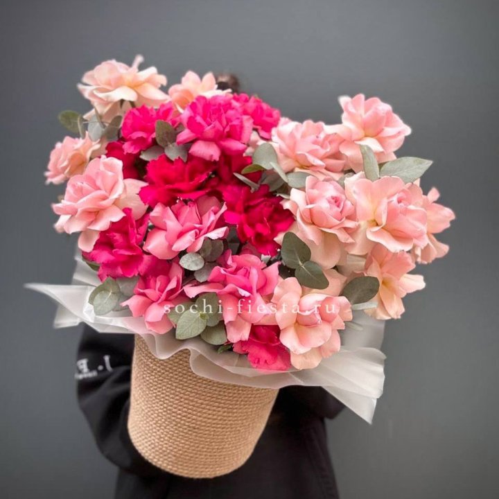 23 Французские розы Микс в боксе в Мурманске