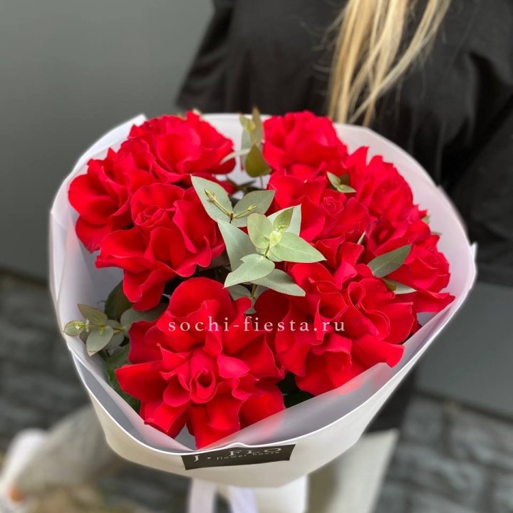9 Красных французских роз в Мурманске