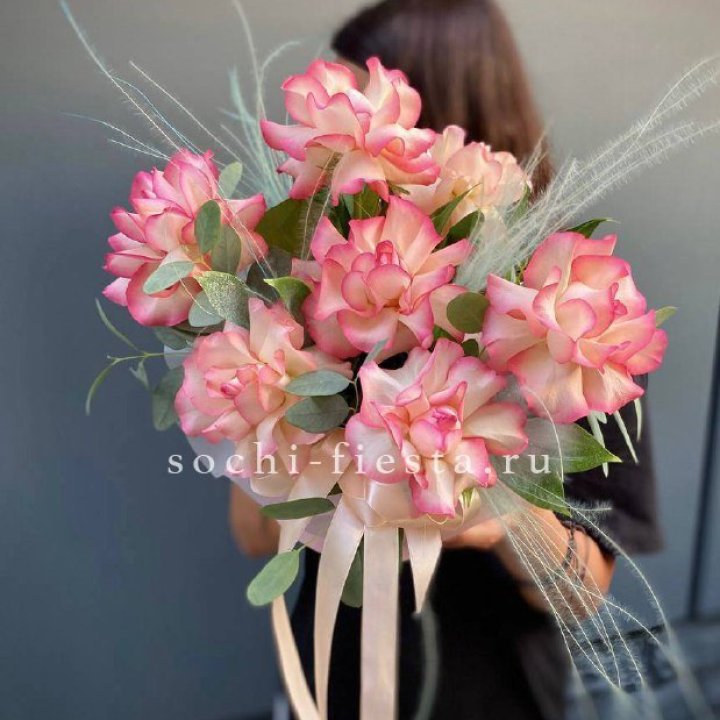 9 Французских роз Джумилия в боксе в Мурманске