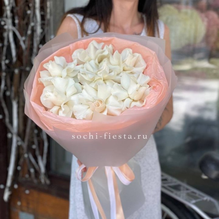 7 Белых французских роз в Мурманске