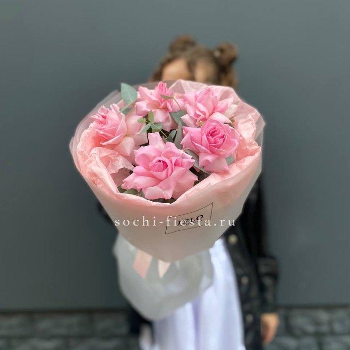 5 французских розовых роз  в Мурманске
