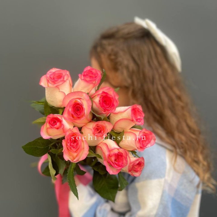 11 роз "Джумилия" в Мурманске