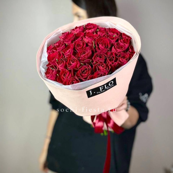 35 кенийских роз в Мурманске