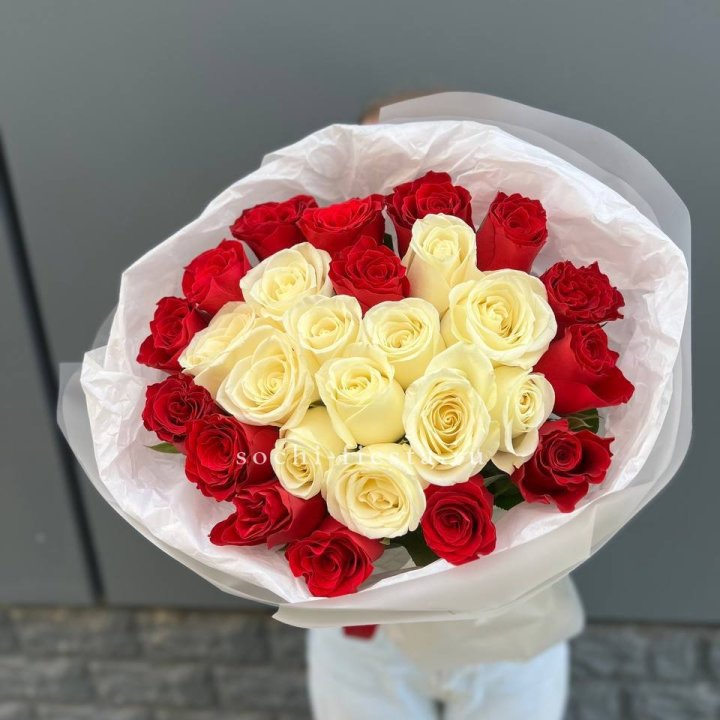 27 роз микс в Мурманске