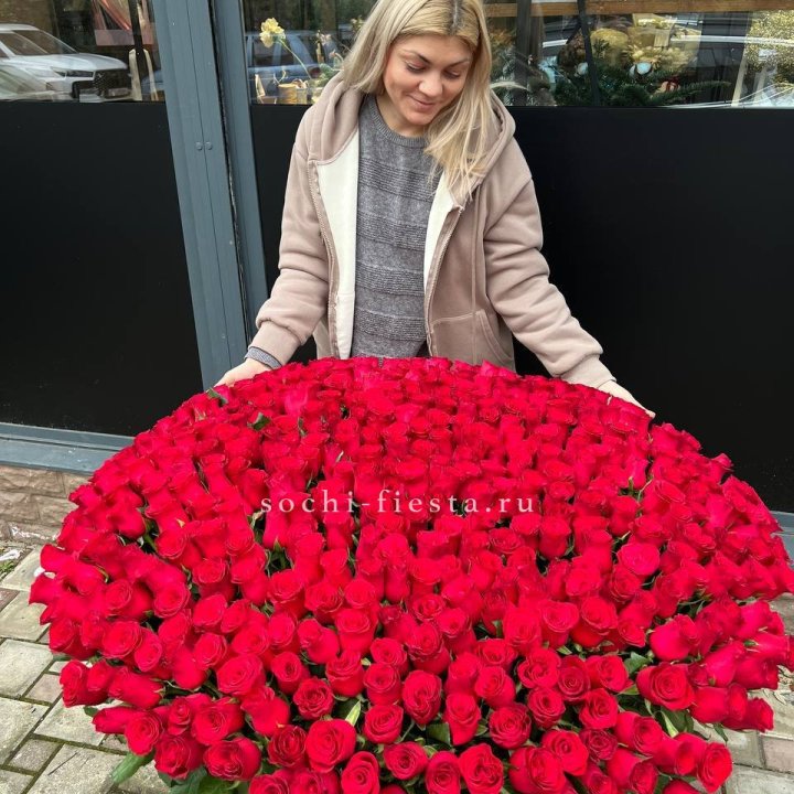 501 красная роза в корзине в Мурманске