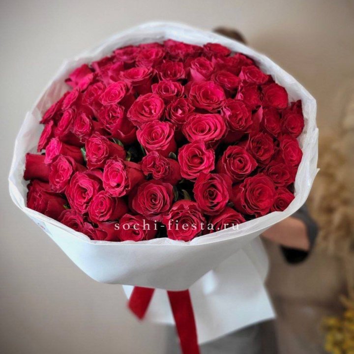 65 красных роз вайт в Мурманске