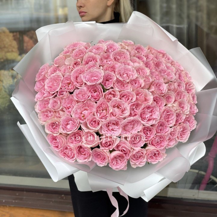 101 нежно-розовая роза в Мурманске