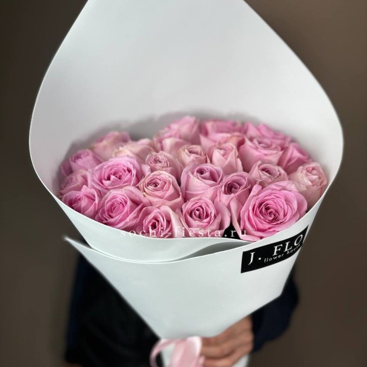 25 розовых роз в Мурманске