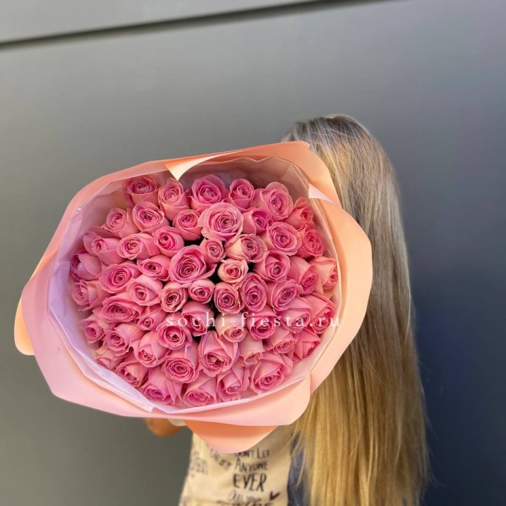 55 розовых роз в Мурманске