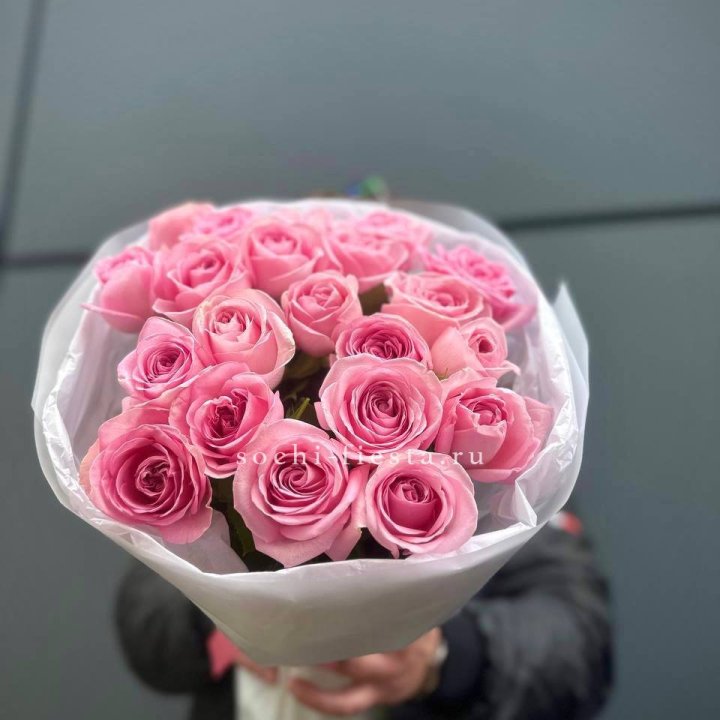 21 Розовая роза в белом в Мурманске