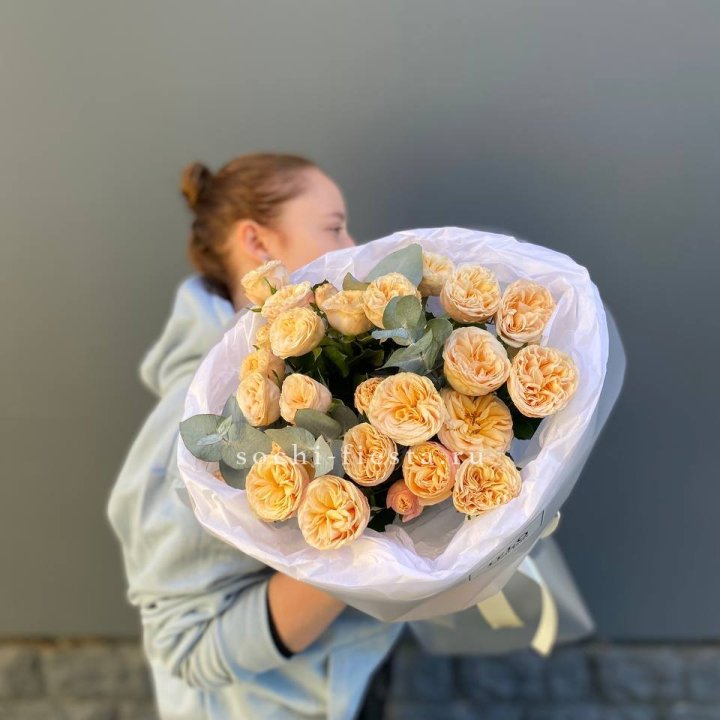 7 пионовидных роз в Мурманске