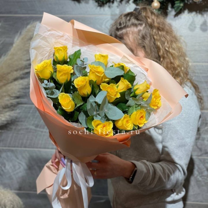 15 желтых роз в Мурманске