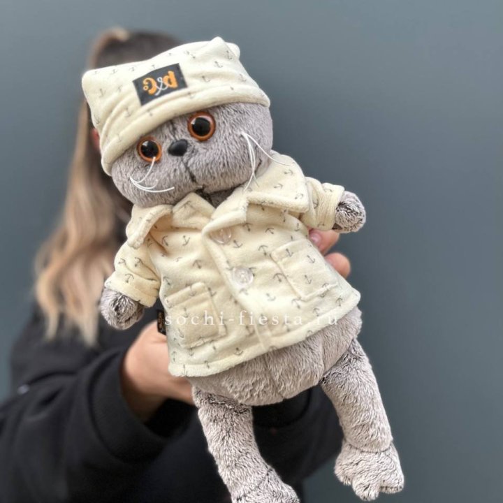 Кот Басик в пижаме в Мурманске