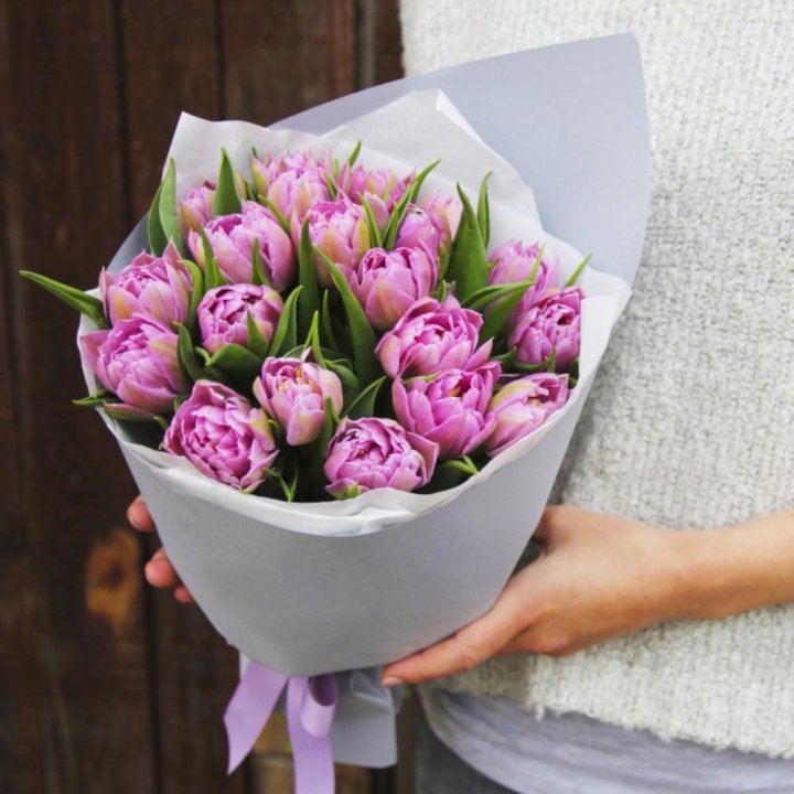 Букет пионовидных тюльпанов в Мурманске