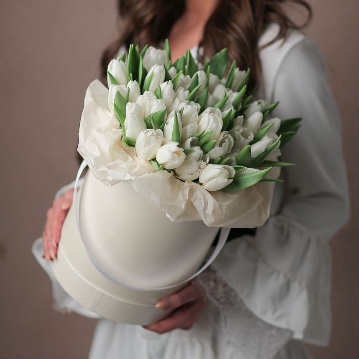 Тюльпаны в цилиндре  в Мурманске