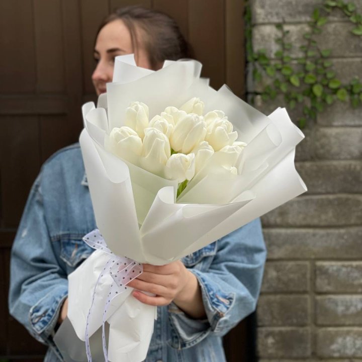 Букет белоснежных тюльпанов в Мурманске